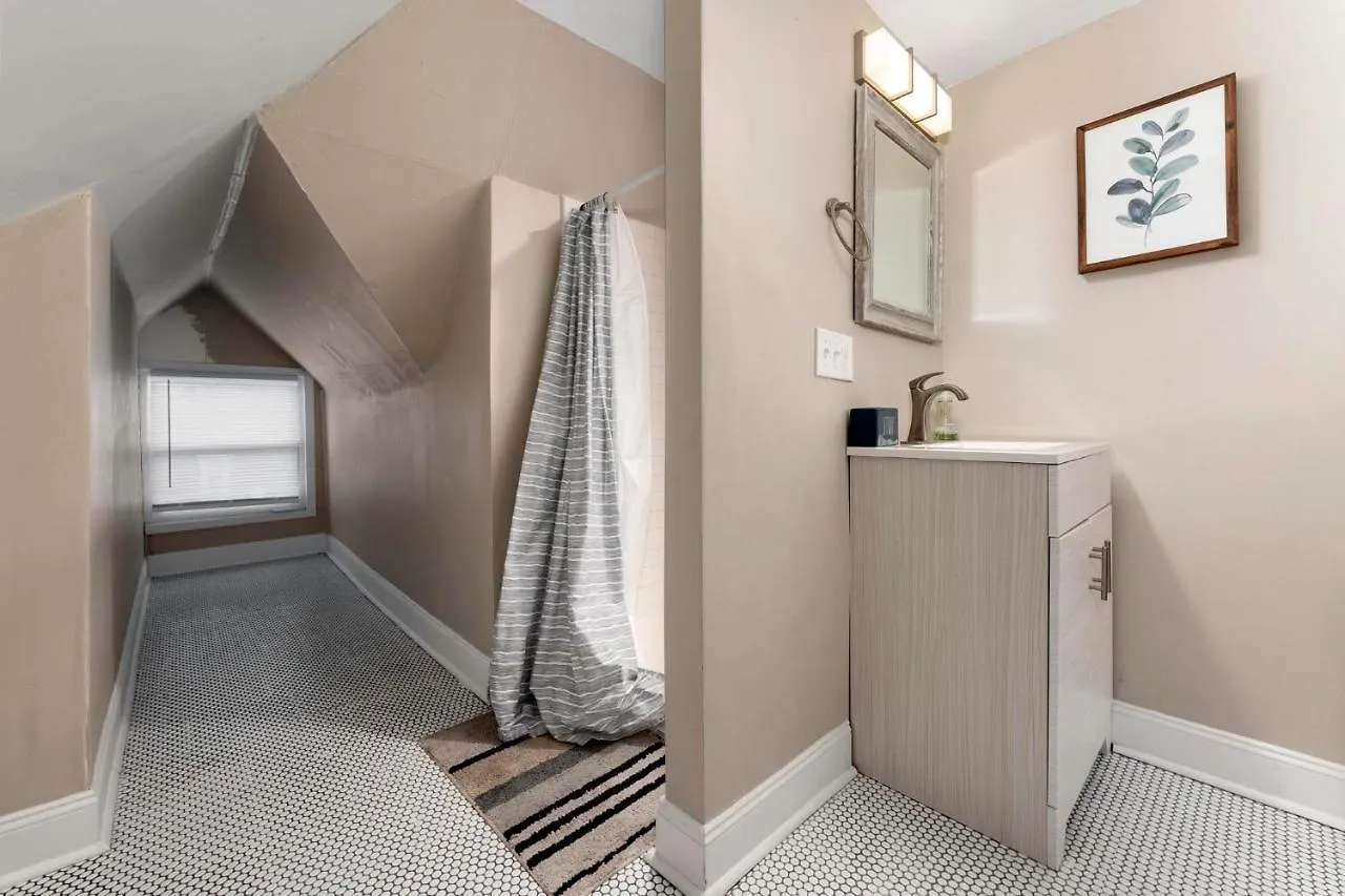Newly Renovated 3 Bedroom Near High St Columbus Holiday home