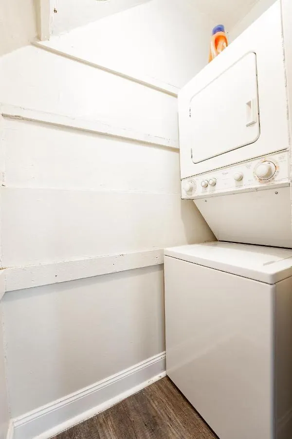 Newly Renovated 3 Bedroom Near High St Columbus