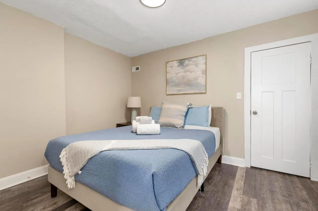 Holiday home Newly Renovated 3 Bedroom Near High St Columbus United States