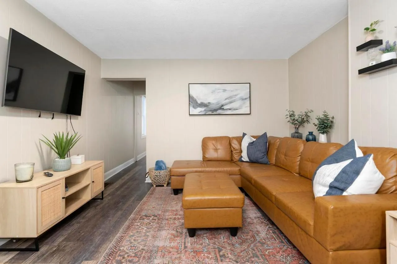 Newly Renovated 3 Bedroom Near High St Columbus